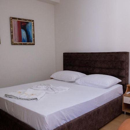 Albjona Guesthouse Тирана Экстерьер фото