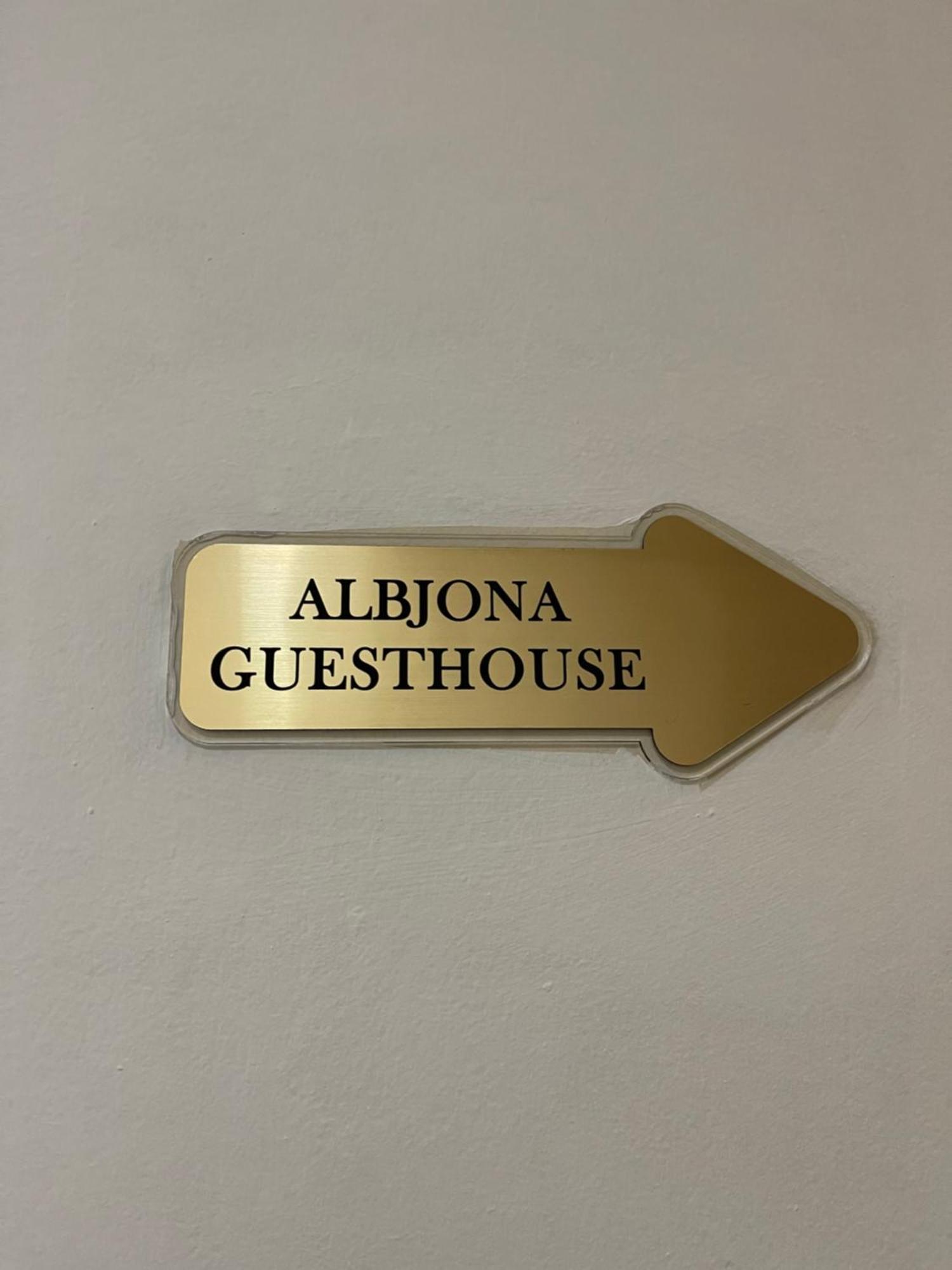 Albjona Guesthouse Тирана Экстерьер фото