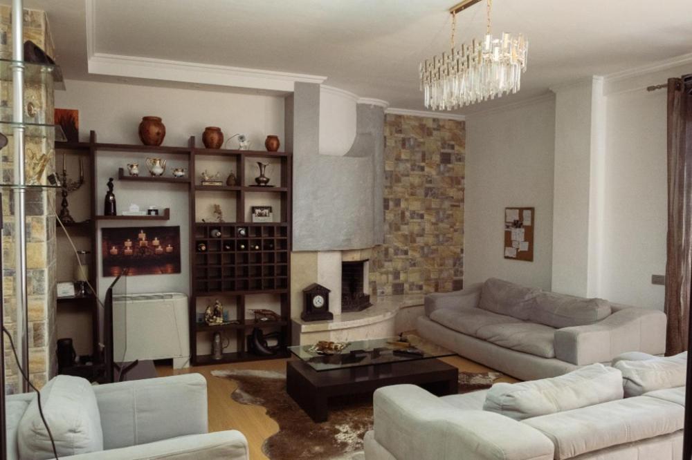 Albjona Guesthouse Тирана Экстерьер фото