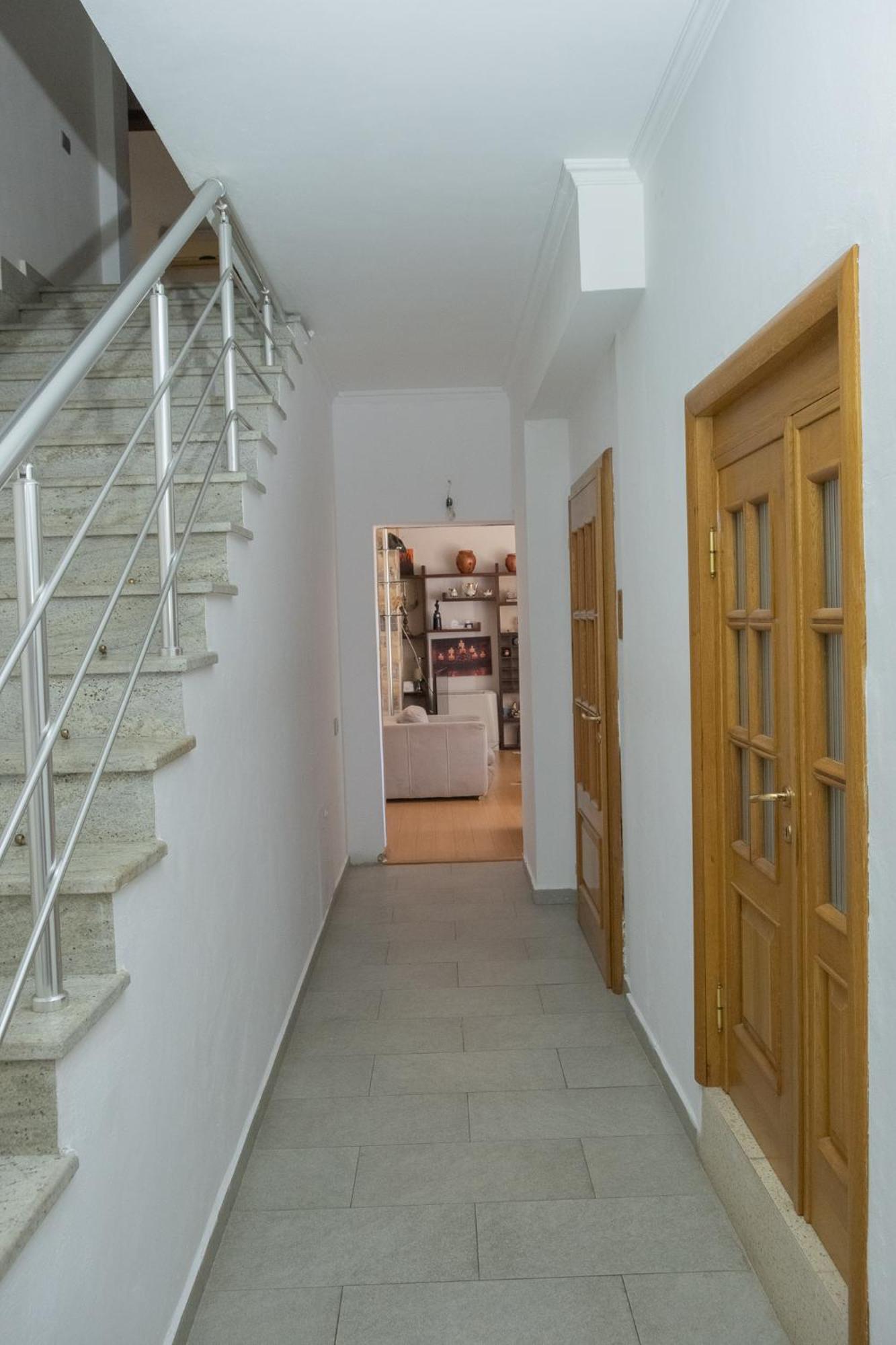 Albjona Guesthouse Тирана Экстерьер фото
