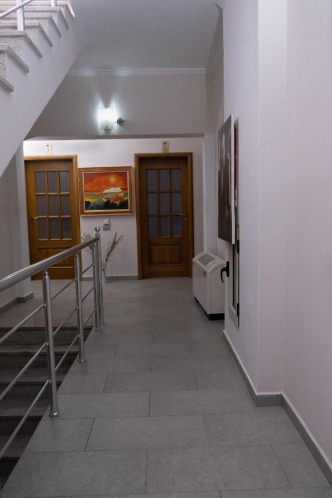 Albjona Guesthouse Тирана Экстерьер фото